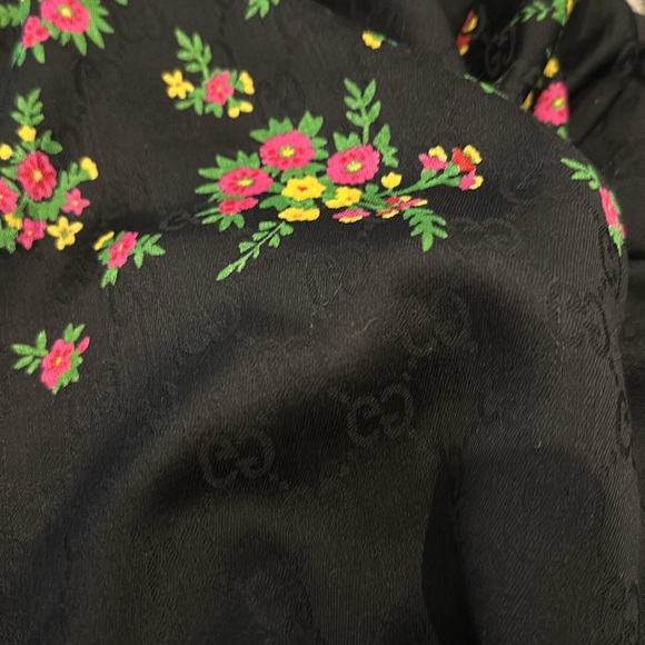 Authentic Gucci Scarf - Picture 3 of 5